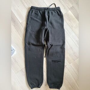 Essentials sweatpants | black